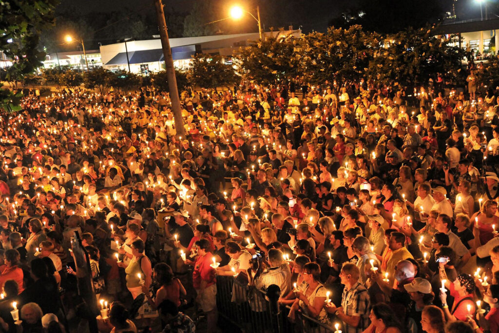 Elvis Todestag Candlelight Vigil, Graceland