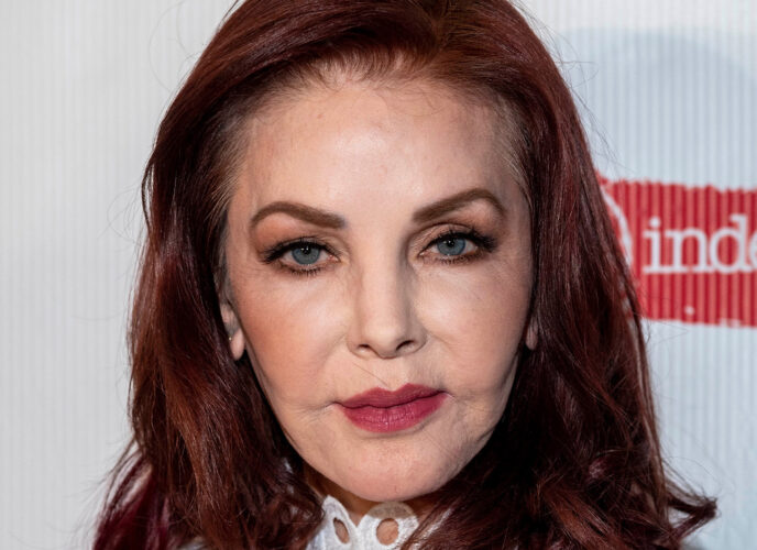 Priscilla Presley plant ihre letzte Ruhestätte nahe Elvis