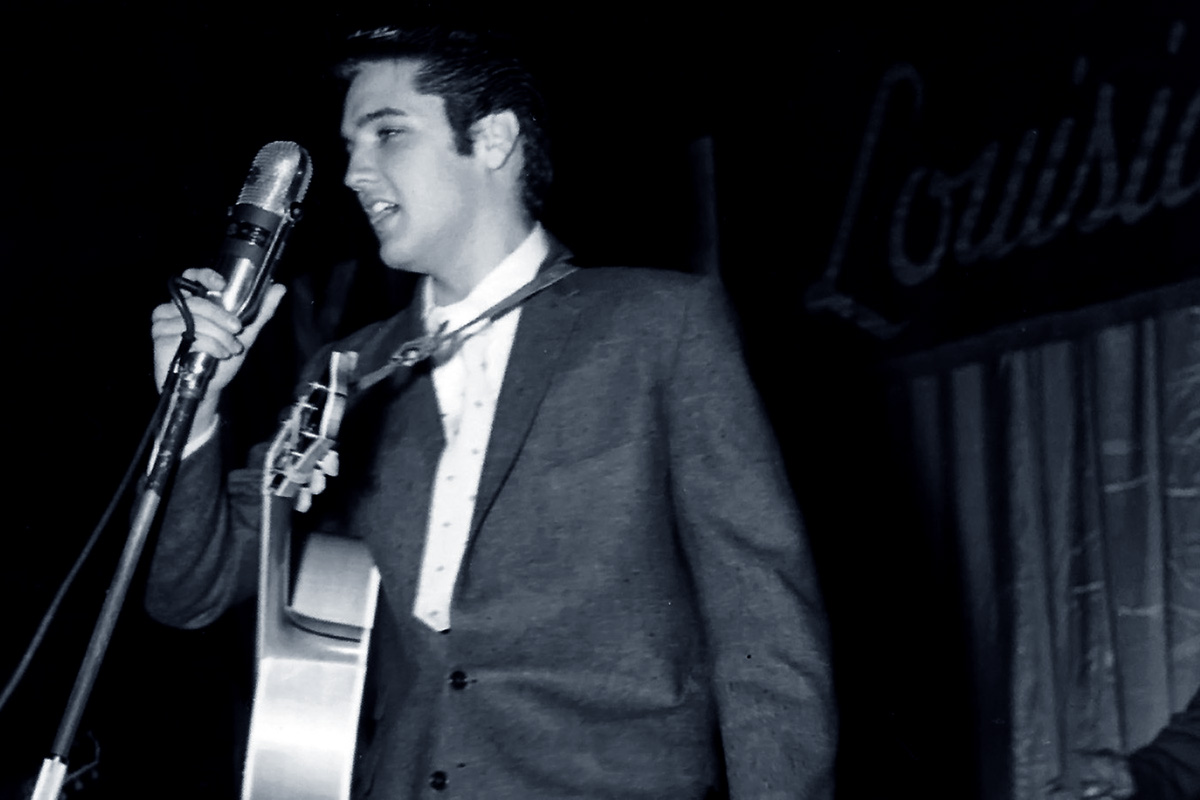 Elvis während der Louisiana Hayride am 15. Dezember 1956