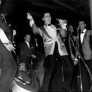 Elvis Presley beim U.S.S. Arizona Benefiz Konzert