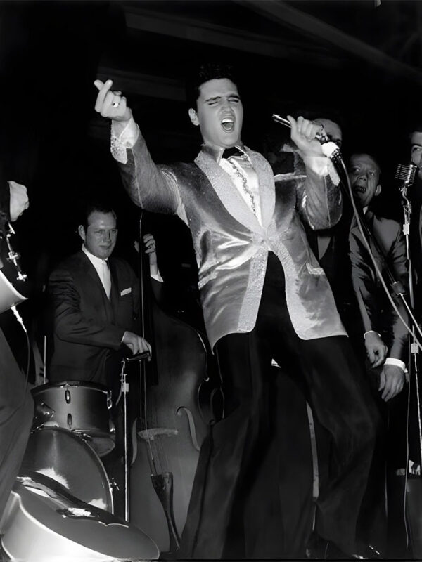 Elvis Presley beim U.S.S. Arizona Benefiz Konzert