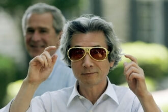 Junichiro Koizumi und George W. Bush besuchen Graceland