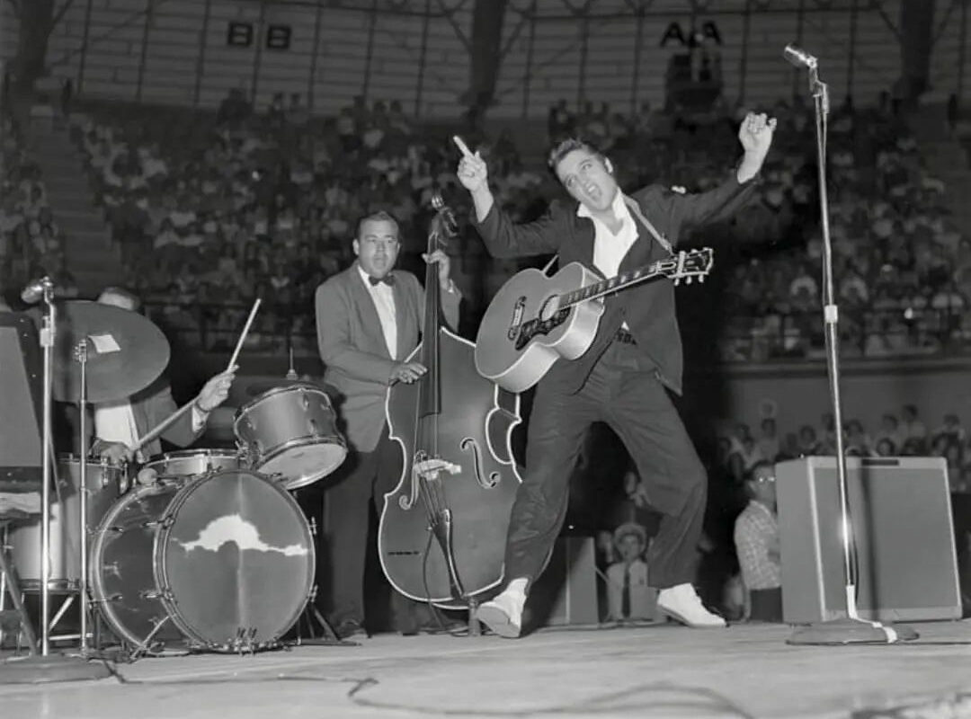 14. Oktober 1956, Bexar County Coliseum, San Antonio, Texas (mit Bassist Bill Black)