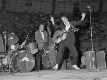 14. Oktober 1956, Bexar County Coliseum, San Antonio, Texas (mit Bassist Bill Black)