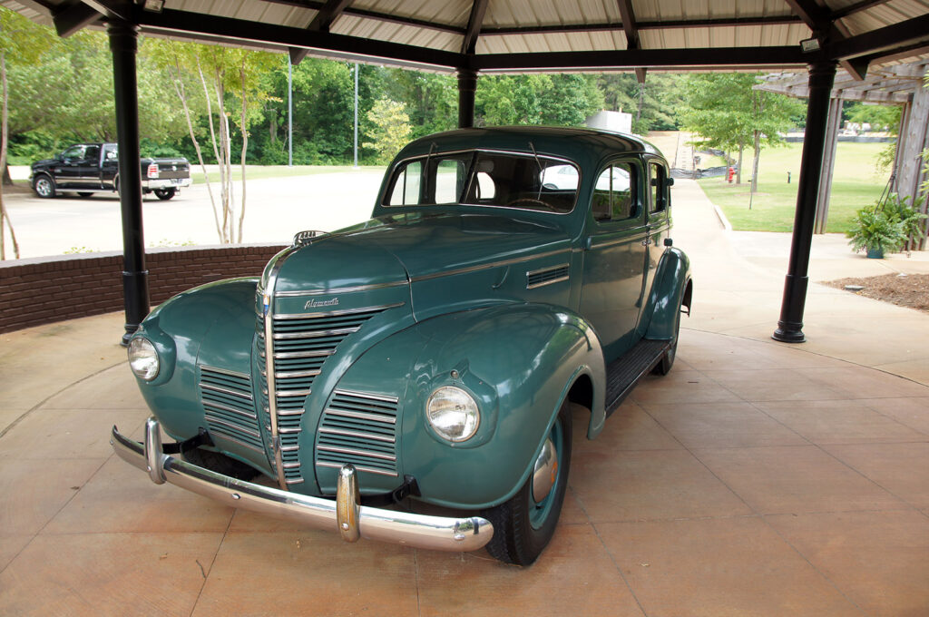 Ein 1939 Plymouth, in einem solchen Fahrzeug verließ die Familie Presley Tupelo in Richtung Memphis