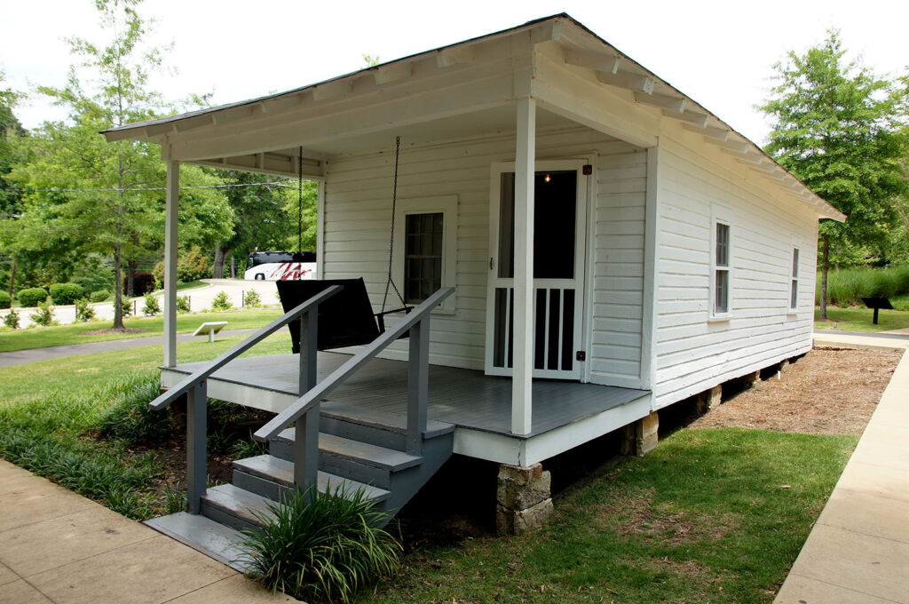Elvis Birthplace Aussenansicht