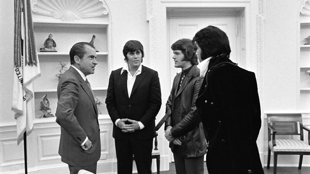 Richard Nixon, Sonny West, Jerry Schilling und Elvis