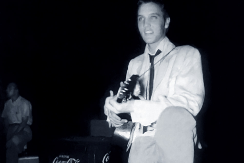 Elvis bei seinem ersten kommerziellen Auftritt am 30.Juli 1954