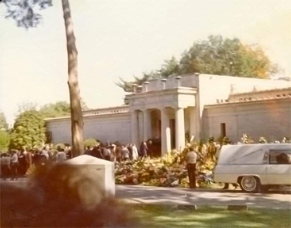 Elvis Presley Beerdigung auf dem Forest Hill Friedhof am 18. August 1977