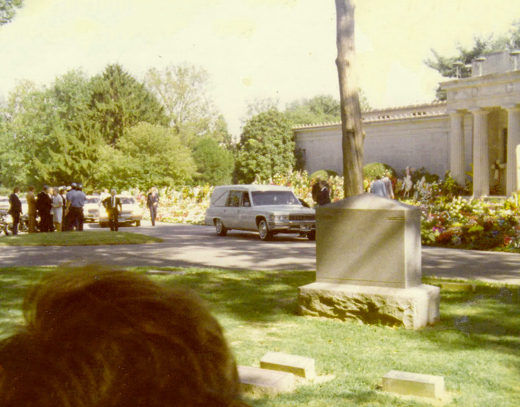 Elvis Presley Beerdigung auf dem Forest Hill Friedhof am 18. August 1977