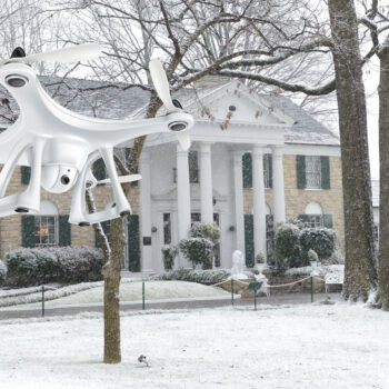 Graceland - Drohnenflug 2015