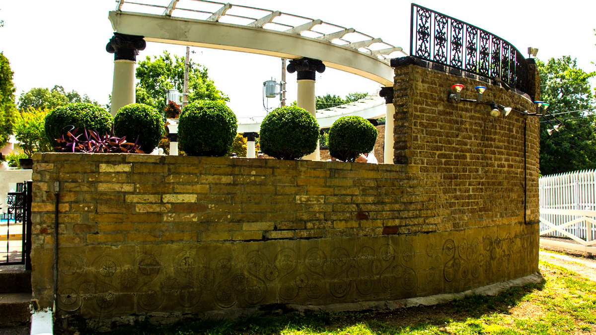 Der Meditationsgarten auf dem Anwesen Graceland