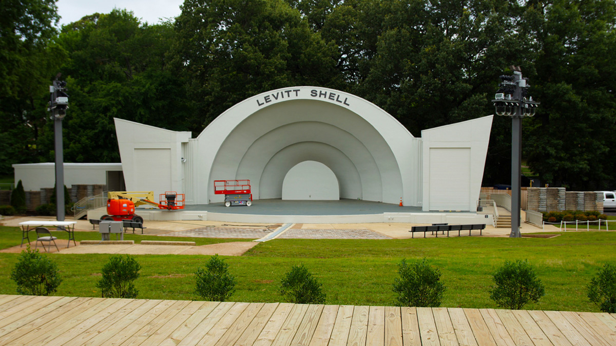 2016: Die Levitt Shell wird aufwendig renoviert (Foto: Elvis-Presley.net)