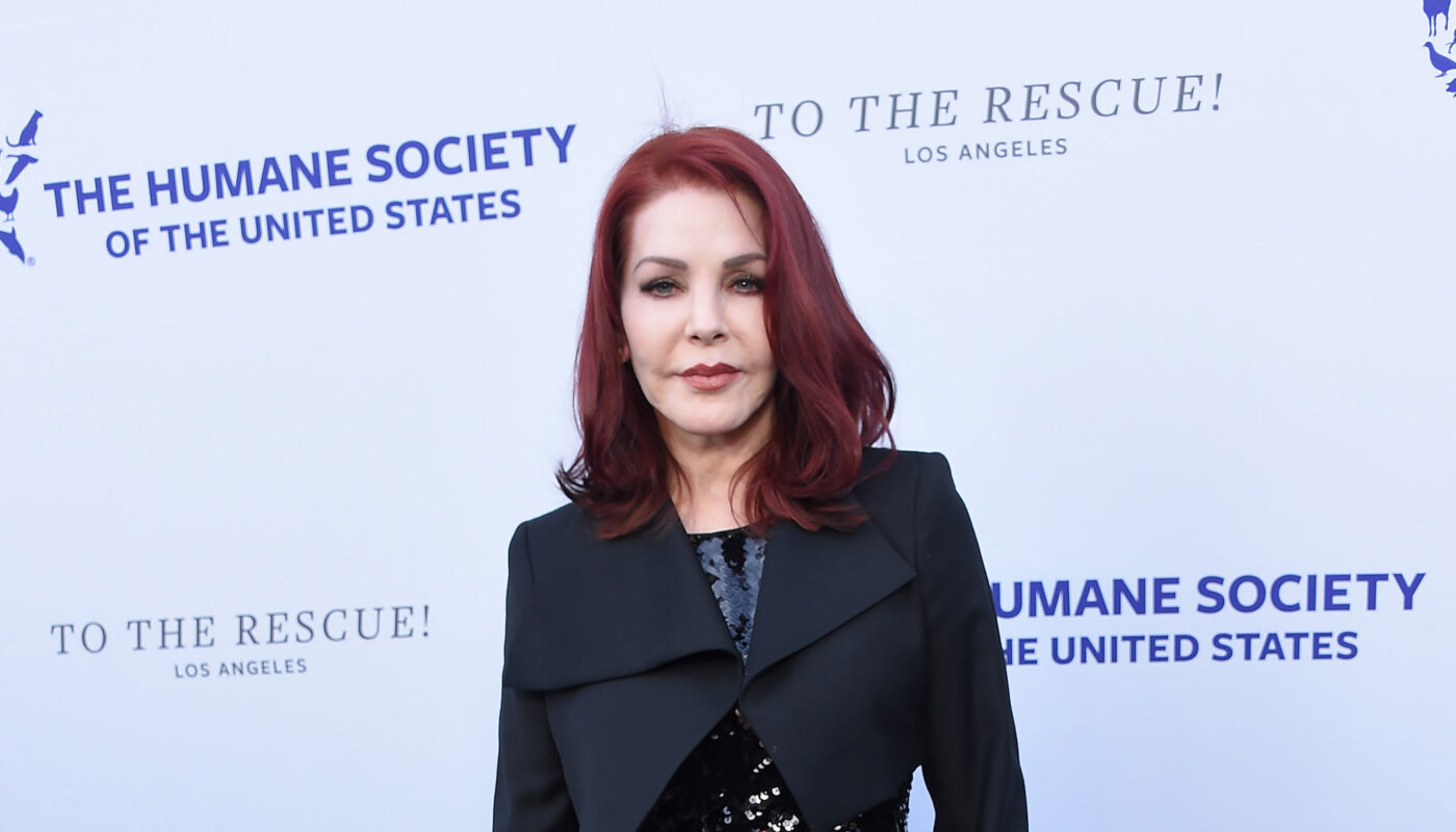 Priscilla Presley spricht sich selbst in der Netflix-Serie "Agent Elvis"