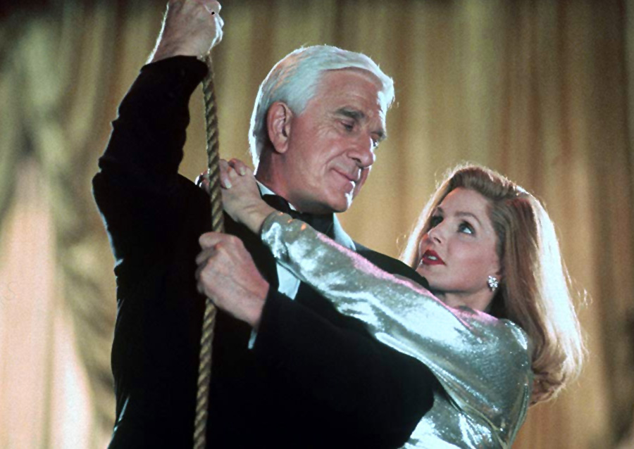 Priscilla und Leslie Nielsen in "Die nackte Kanone"