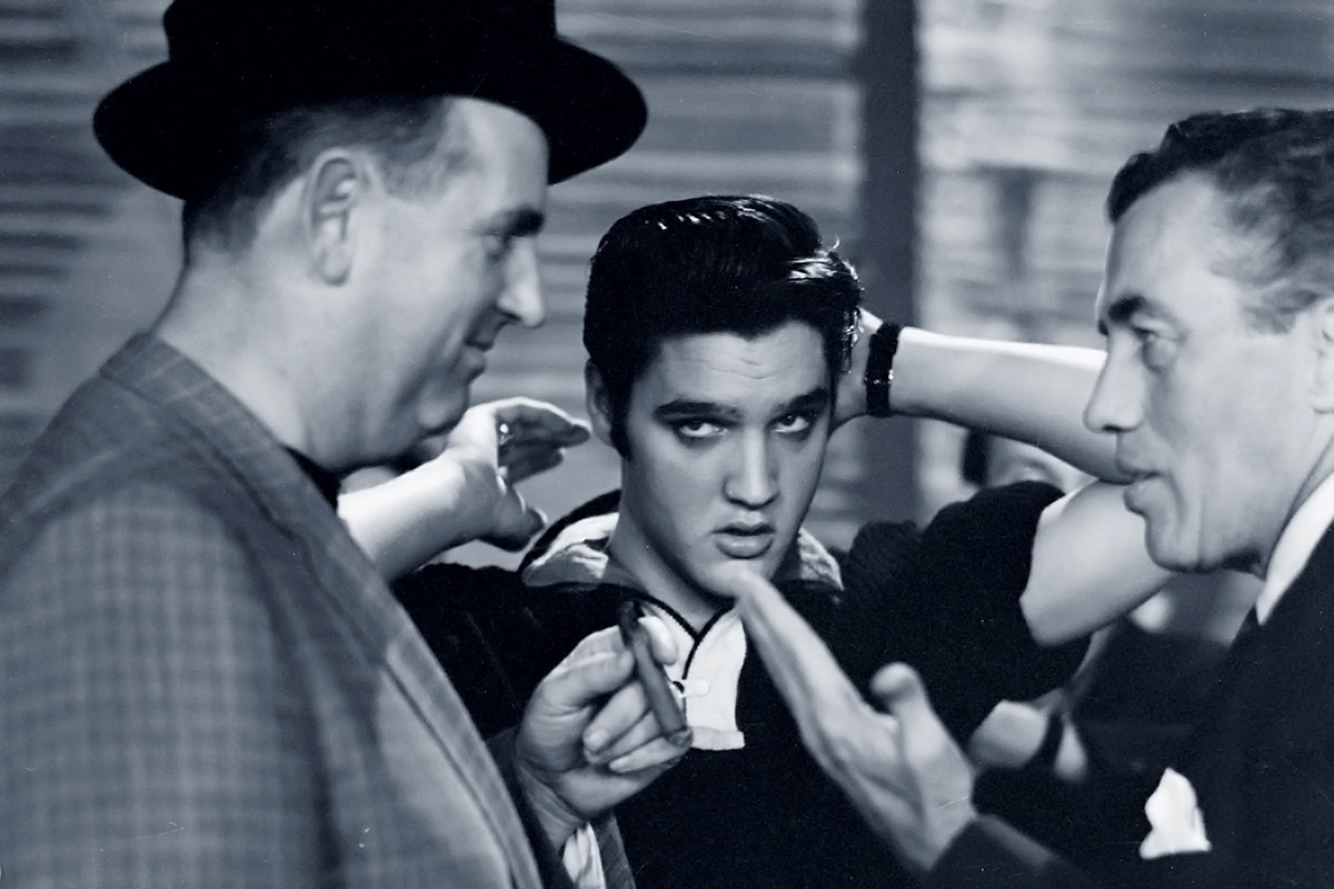 Manager Colonel Parker, Elvis und Ed Sulivan am 28. Oktober 1956 (Foto: CBS Photo Archive)