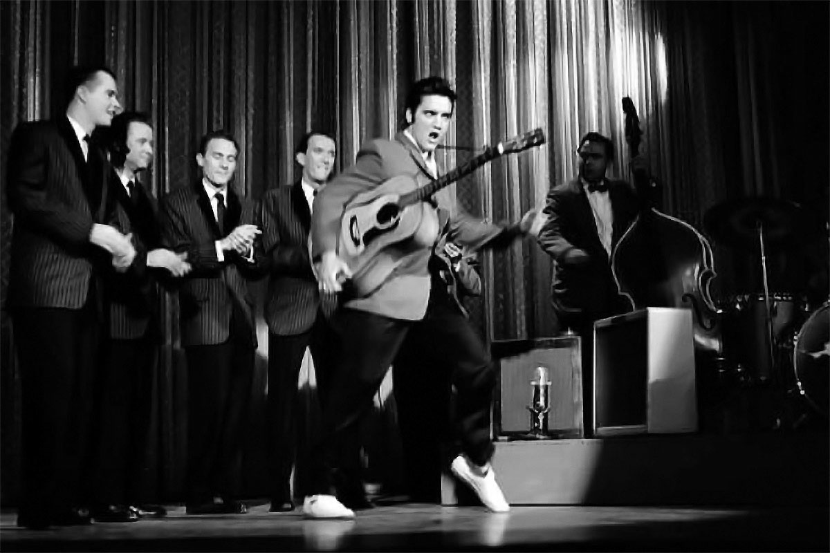 Elvis mit den Jordanaires und Bill Black während des 2. Auftritts in der Ed Sullivan Show am 28. Oktober 1956