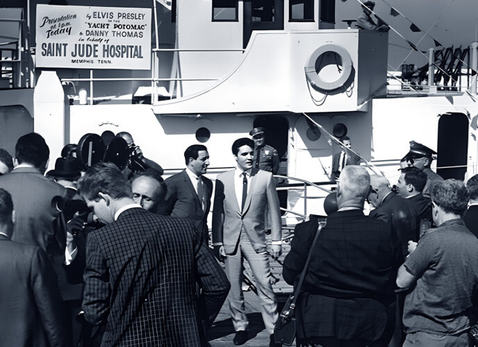 Elvis übergibt die Jacht an Danny Thomas, 14. Februar 1964