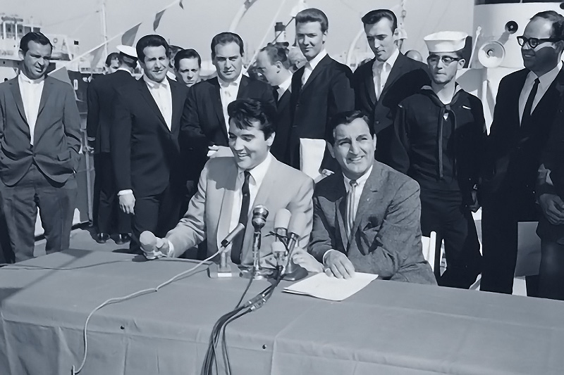 Elvis und Danny Thomas während der Pressekonferenz am 14. Februar 1964