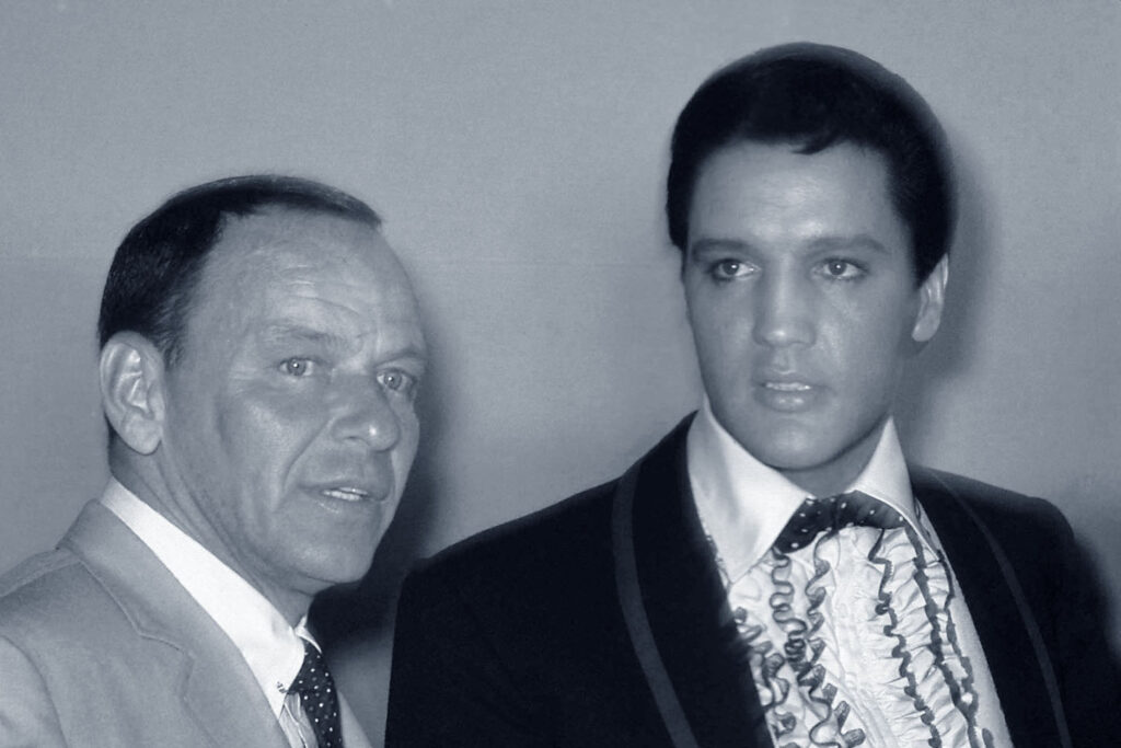 Frank Sinatra und Elvis am Set von "Frankie and Johnny" im Jahr 1965