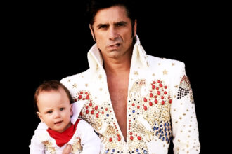 John Stamos mit Sohn Billy im Elvis-Outit