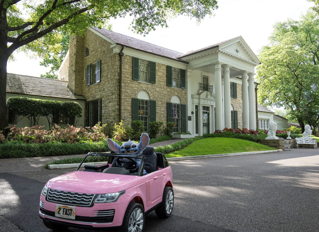 Stitch besucht Elvis Presleys Graceland