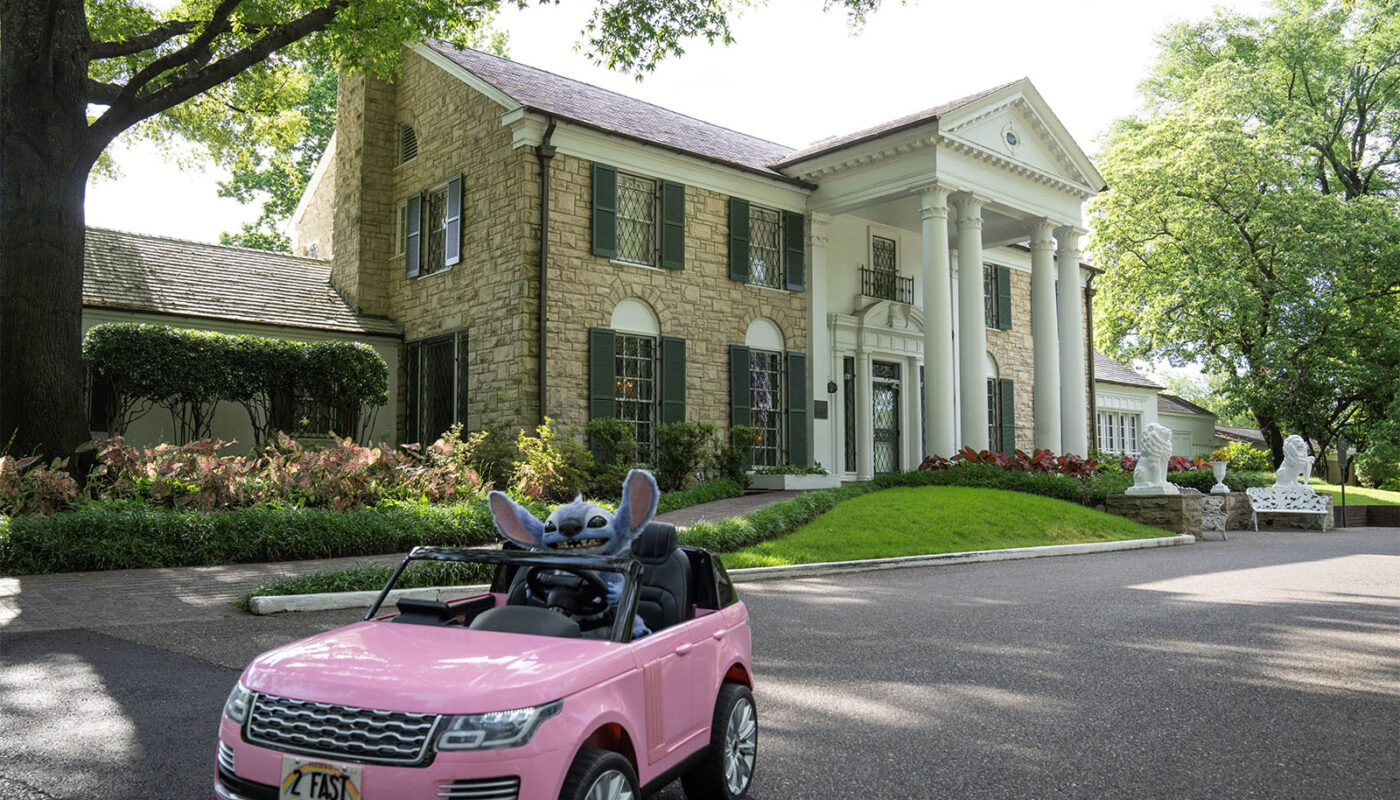 Stitch besucht Elvis Presleys Graceland