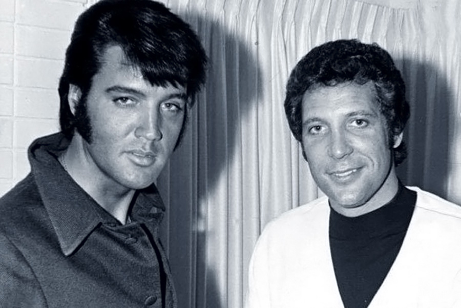 Elvis und Tom Jones am 10. Juni 1970 im Flamingo Hotel in Las Vegas