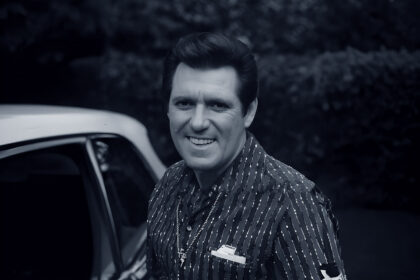 Charlie Hodge Biographie