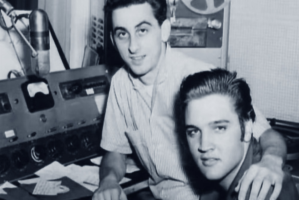 George Klein und Elvis - im September 1956 in der WMC Radio Station Memphis