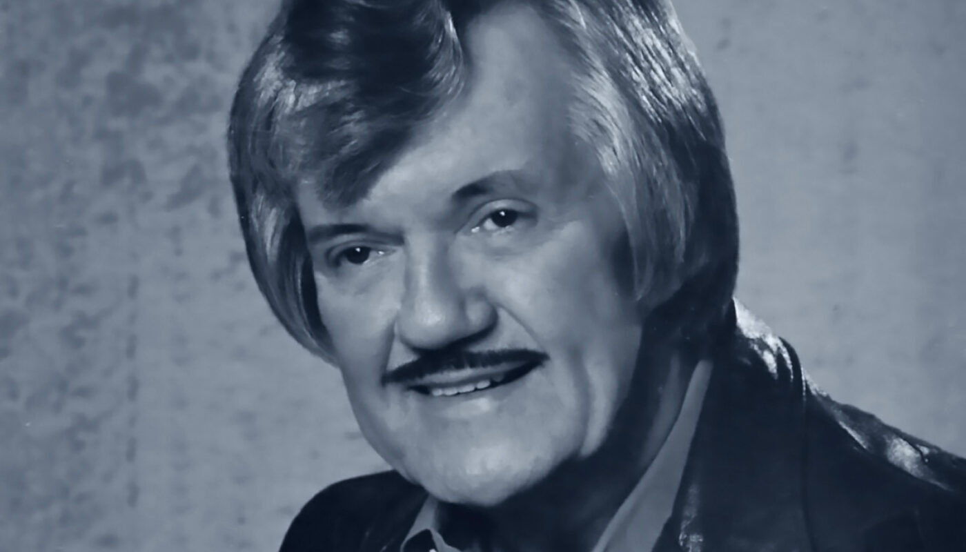 J. D. Sumner Biographie