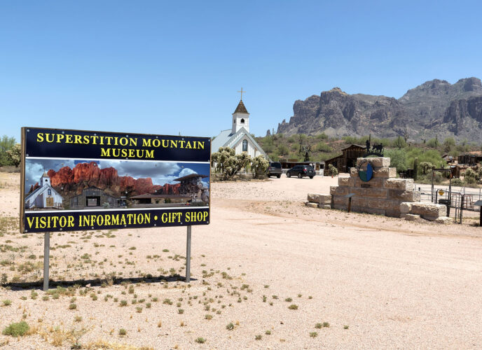 Apache Junction, Superstition Mountain Museum